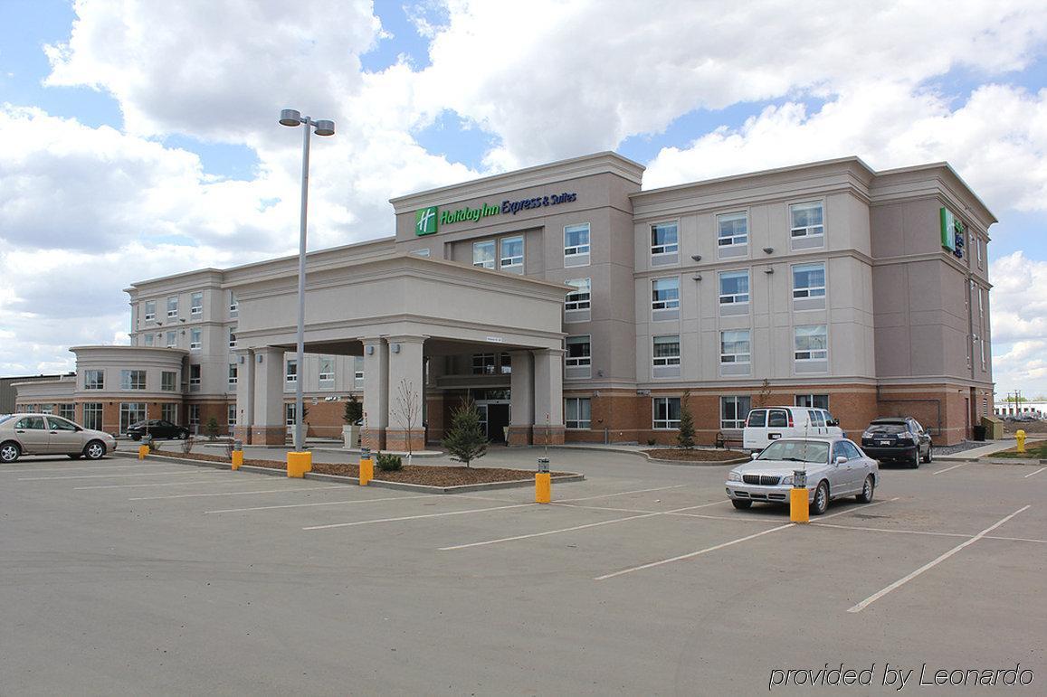 Chateau Inn & Suites Bonnyville Exterior photo